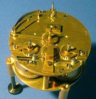 Das Studium die Lesende Empire Bronze Pendule 22.jpg